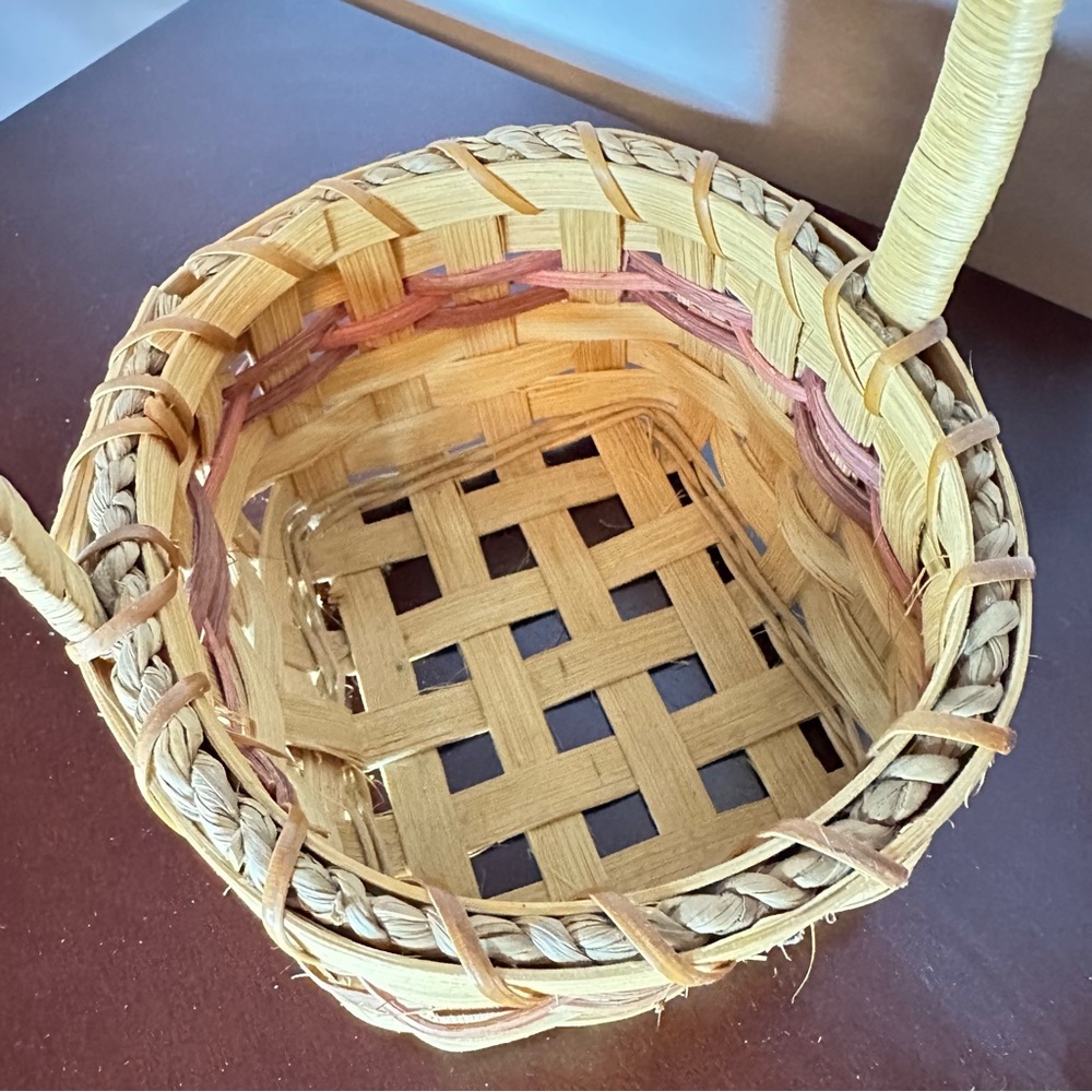 Vintage Split Wood Basket with Handle & Pink Wooden Bow - Picture 5 of 10